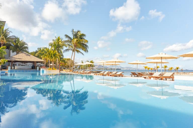 Travel Agent vs Booking Online: Why More Travellers Are Returning to Travel Specialists